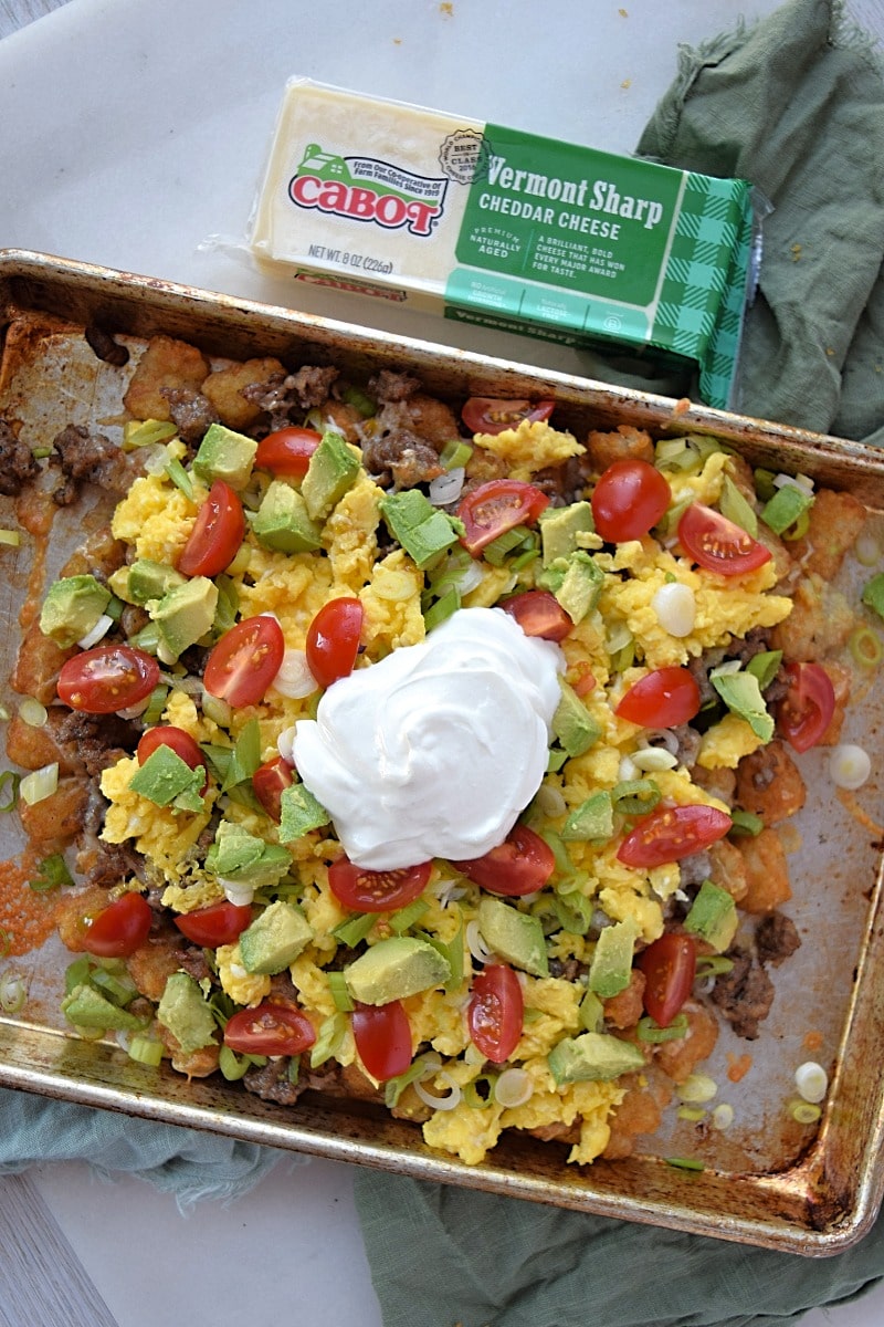 A top down view of a tray of breakfast totchos