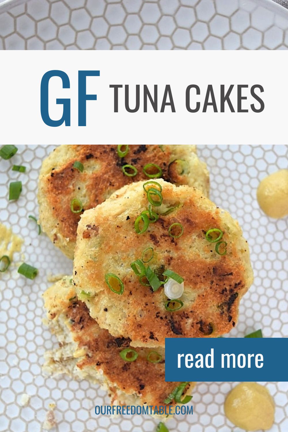 Tune Cakes are an awesome and quick lunch or dinner. Your only 5 ingredients away from enjoying these flavorful tune cakes. Recipe by A Stray Kitchen